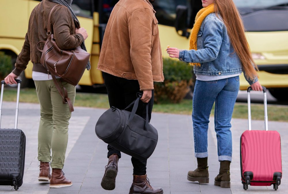 De ce să te întorci din Anglia cu autocarul atunci când ai multe bagaje