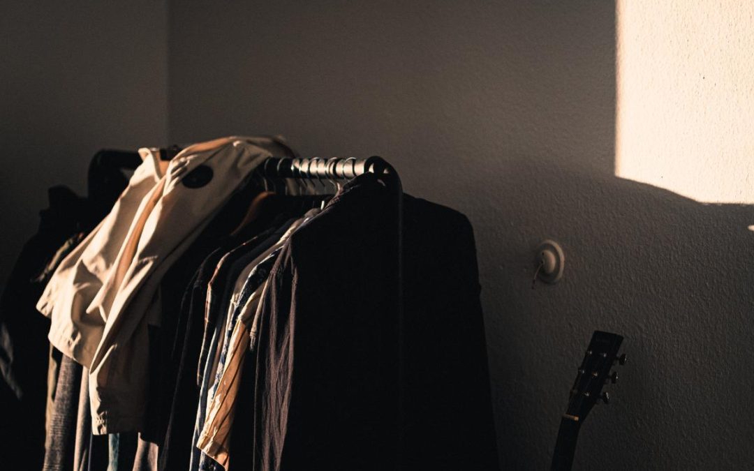 Cum să-ți construiești încrederea în tine în 3 pași simpli prin intermediul vestimentației