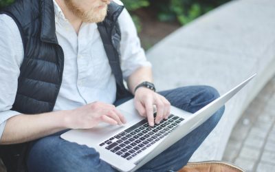 Cum să integrezi vesta în outfiturile tale de zi cu zi pentru a fi un bărbat stilat