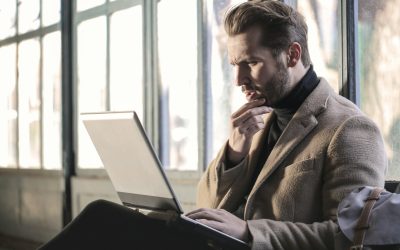 Cum să alegi culorile potrivite pentru ținutele de toamnă: recomandări pentru bărbați