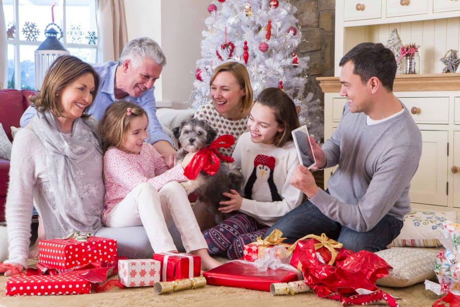 Crăciunul în Familie: Magia Sărbătorilor Acasă