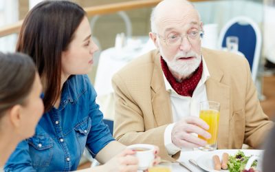 Cum se ocupă căminele de bătrâni de persoanele cu demență?