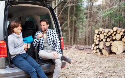 Cum pregătești mașina pentru o expediție de camping cu familia?