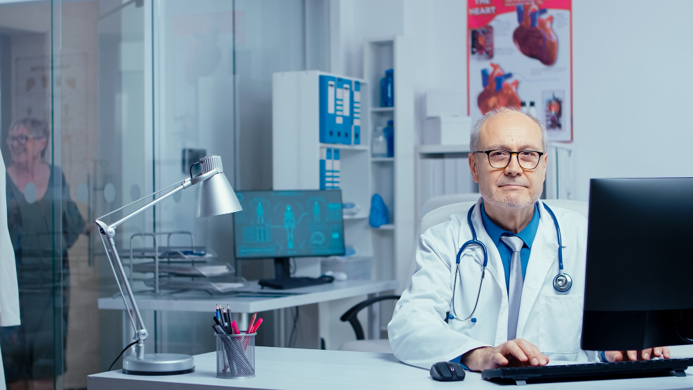 Spitale publice sau clinici private pentru consultații cardiologice, ce alegi?